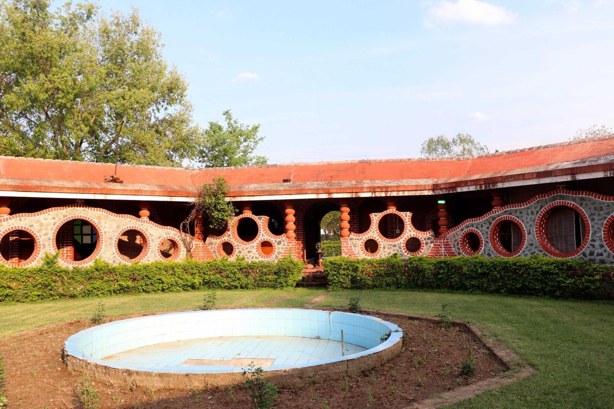Khajuraho Glory Homestay Bagian luar foto