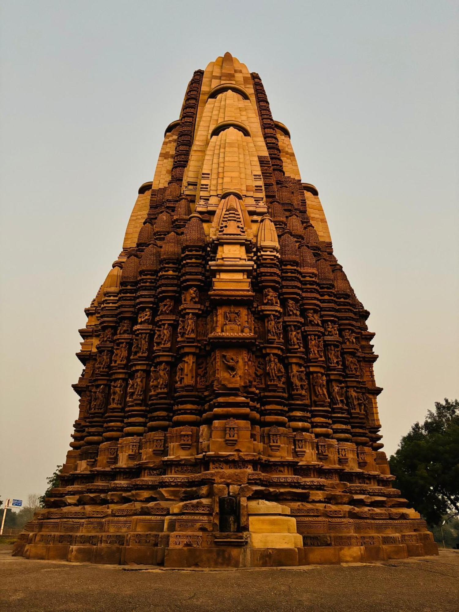 Khajuraho Glory Homestay Bagian luar foto
