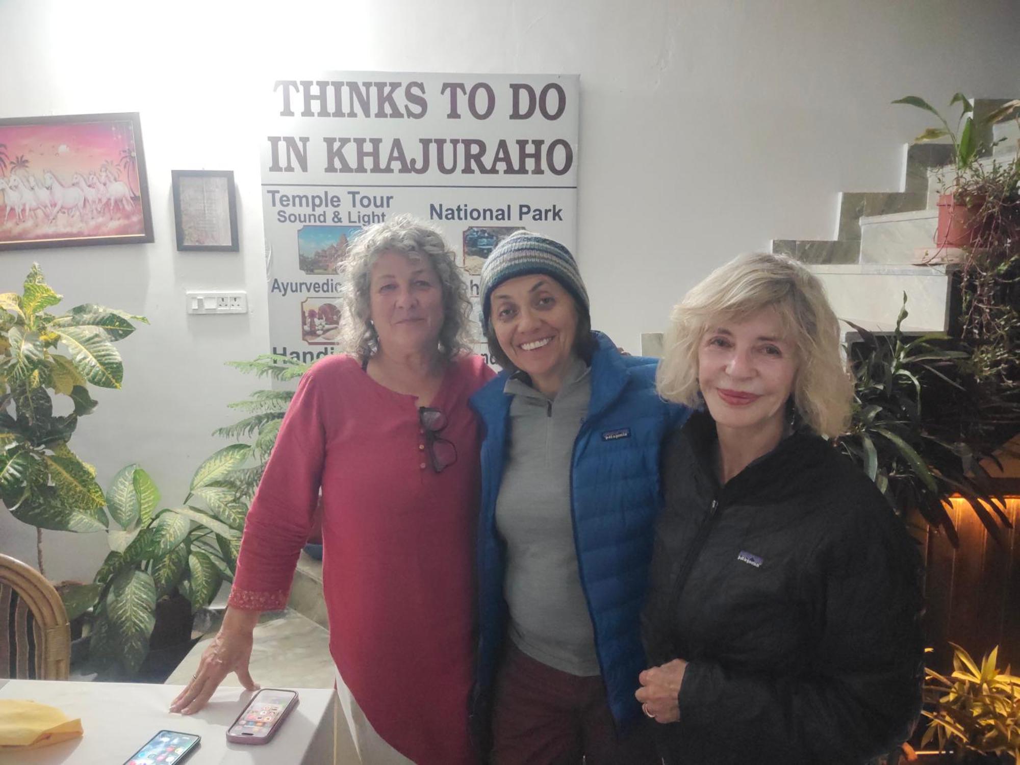 Khajuraho Glory Homestay Bagian luar foto