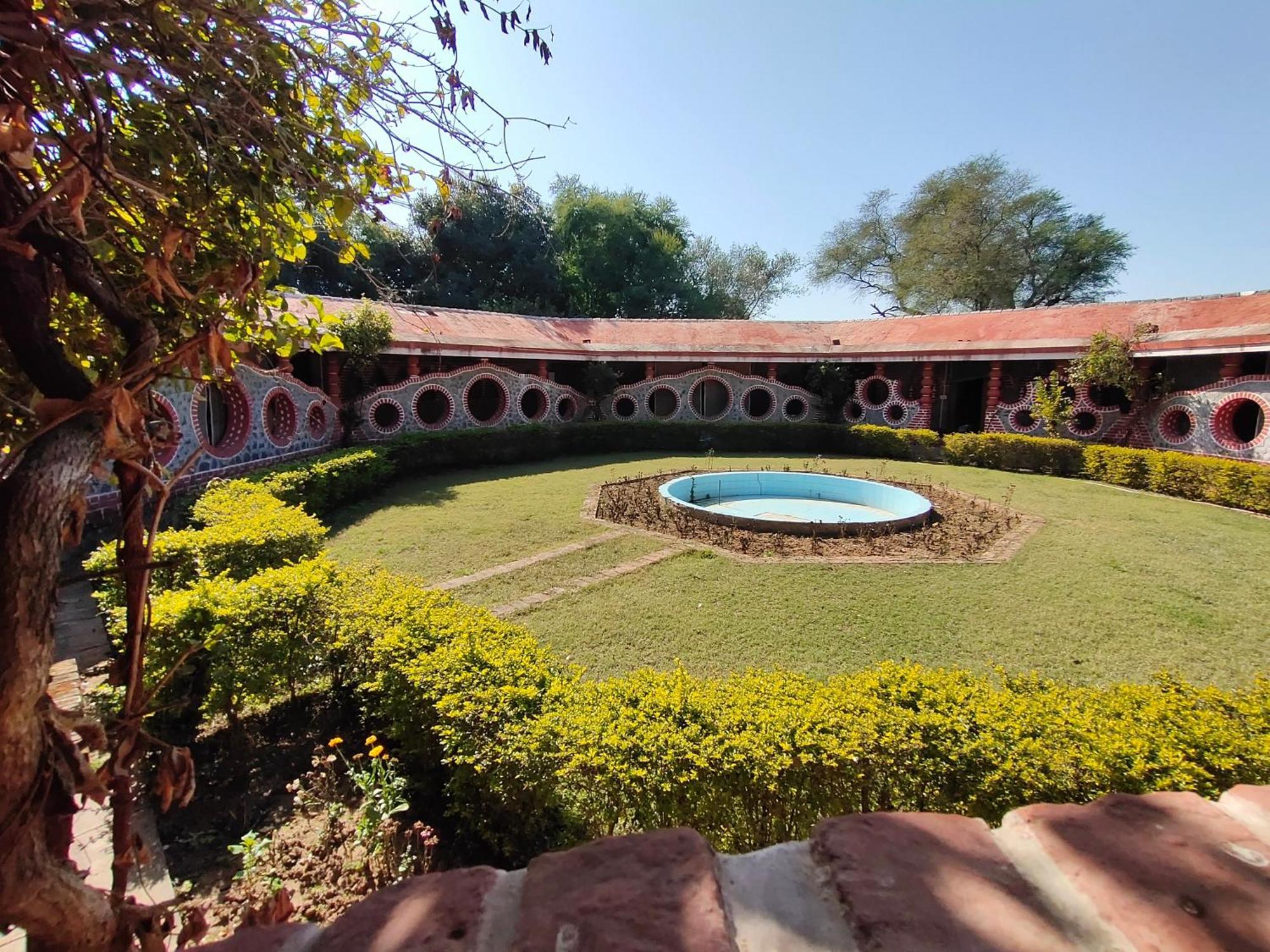 Khajuraho Glory Homestay Bagian luar foto