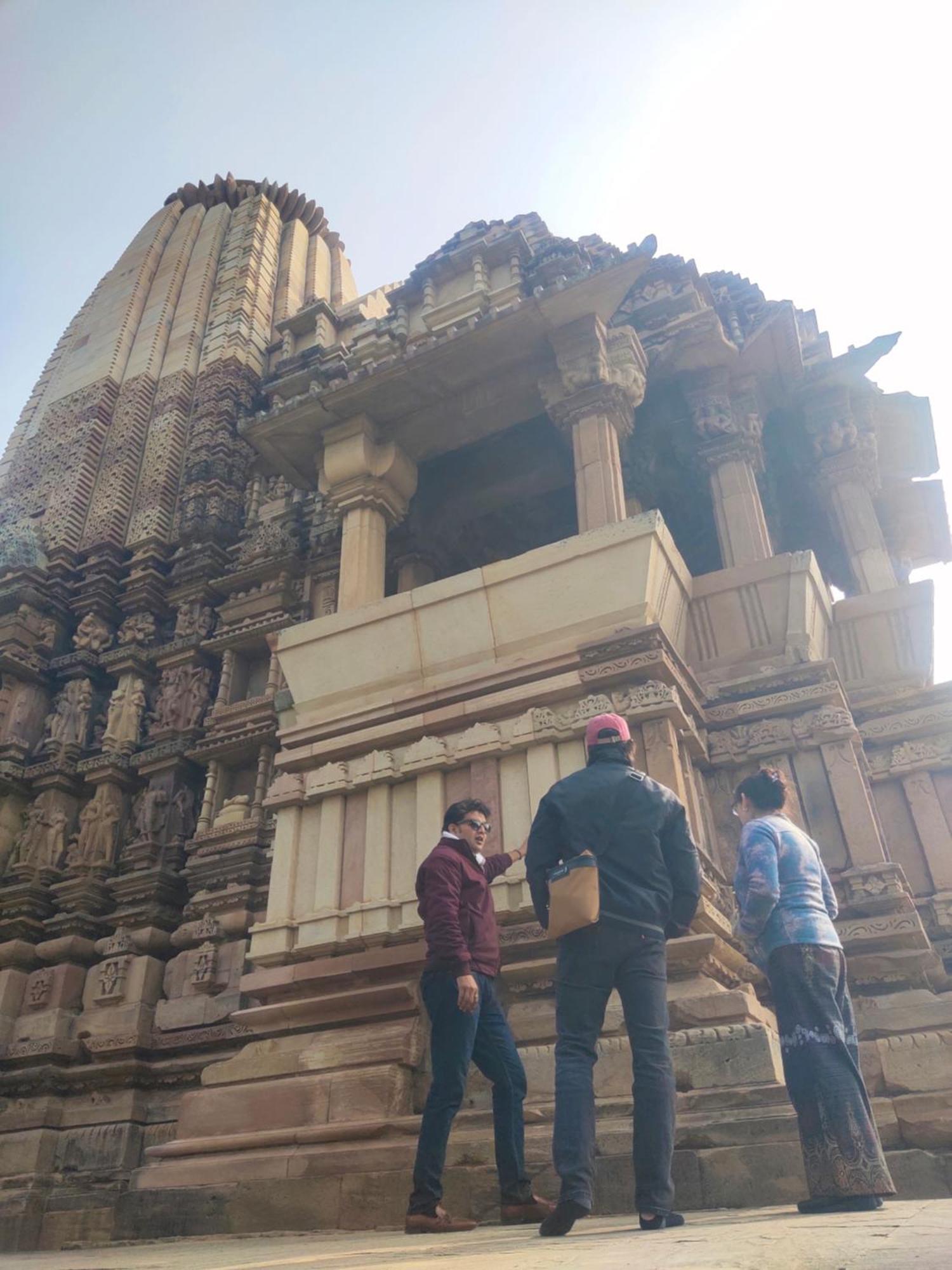 Khajuraho Glory Homestay Bagian luar foto