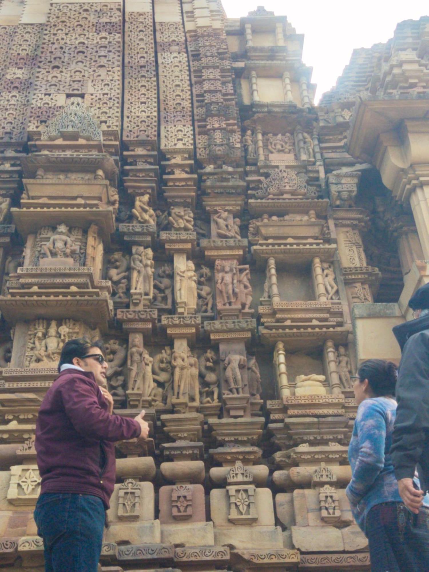Khajuraho Glory Homestay Bagian luar foto